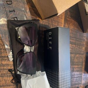 Diff Eyewear Black Sunglasses